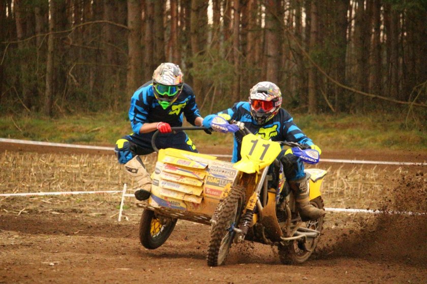 Мотокросс с коляской Урал