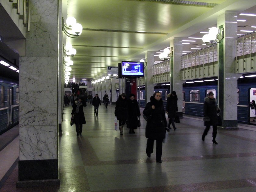 Бульвар Дмитрия Донского синяя птица