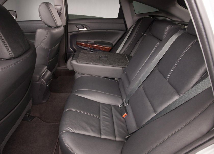 Honda Accord 9 салон сзади