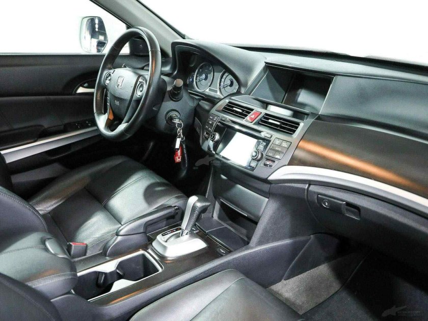 Хонда Кросстур 2.4