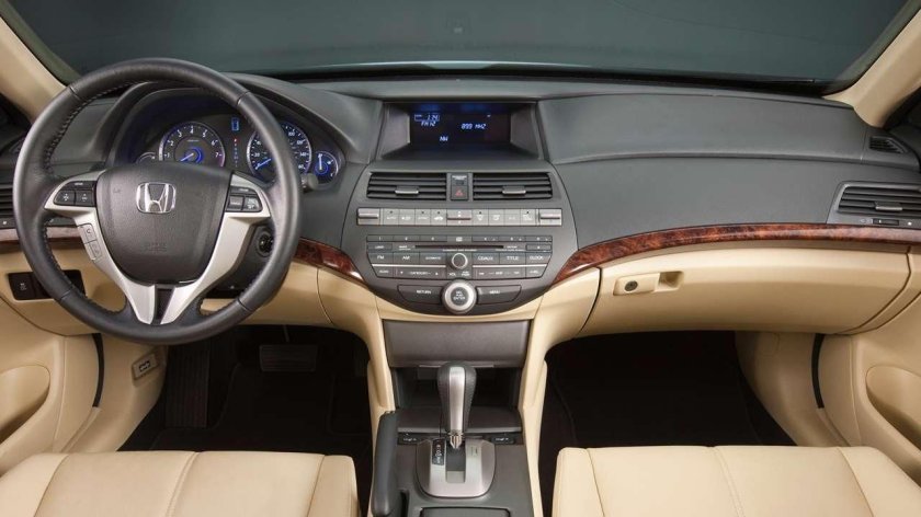 Honda Accord Crosstour 2010