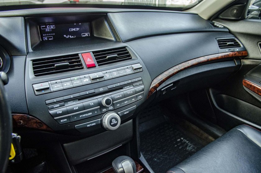 Honda Crosstour комплектация со штатной навигацией, как выглядит?