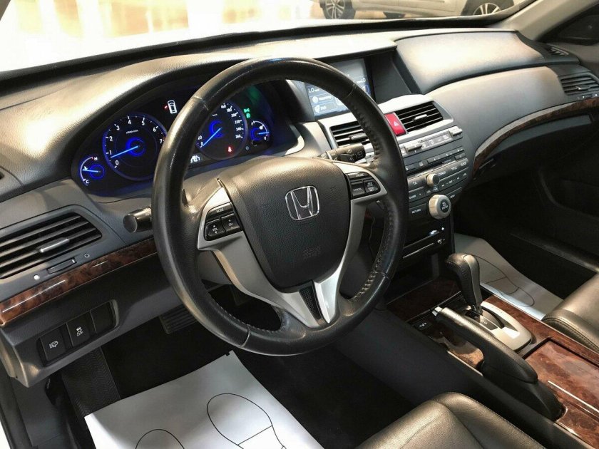 Honda Accord 2010 салон