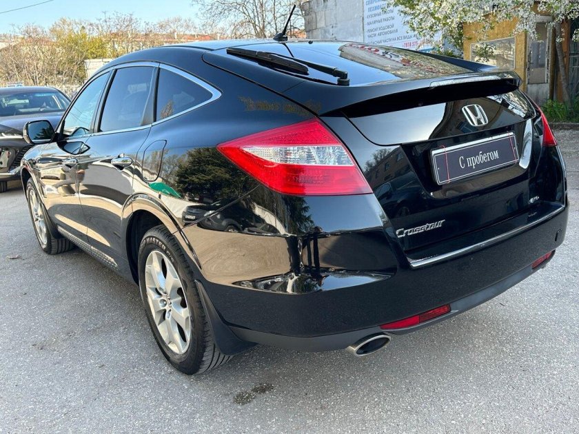 Черная honda crosstour 2014