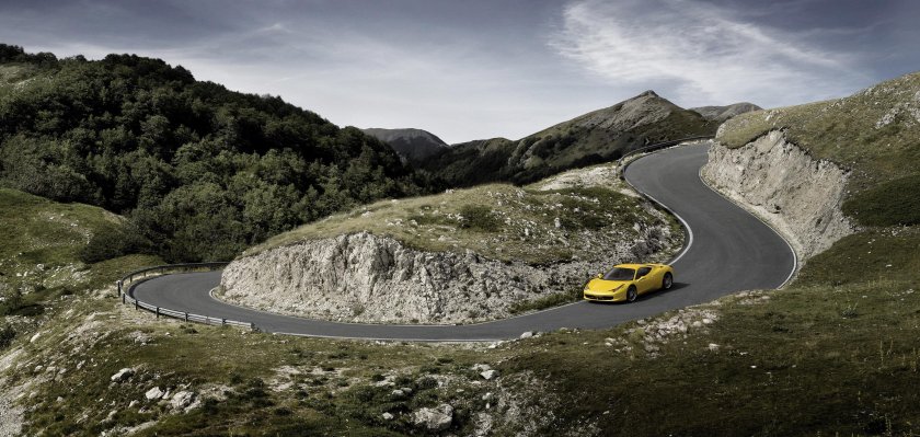 Автомобили на серпантине