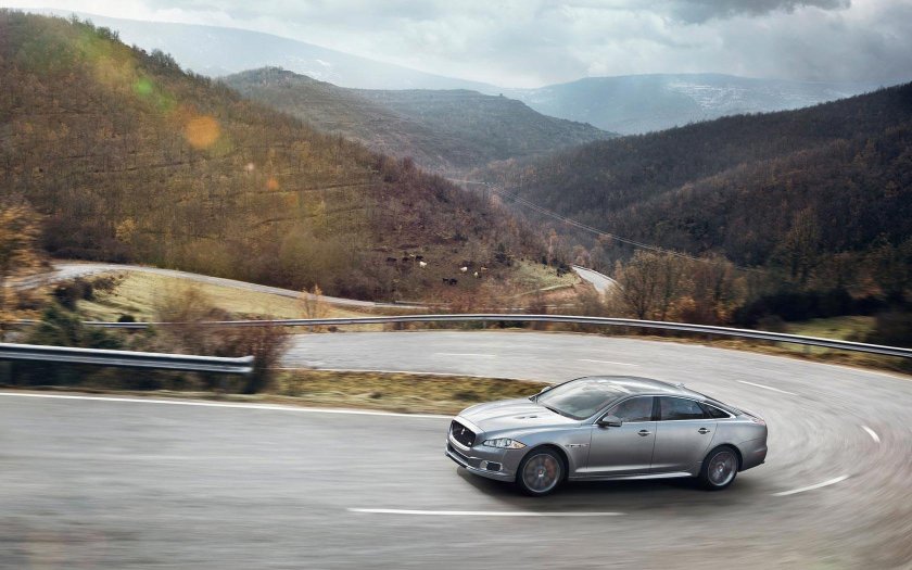 Горы дорога сбоку