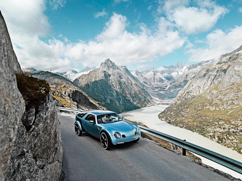 Машина в горах