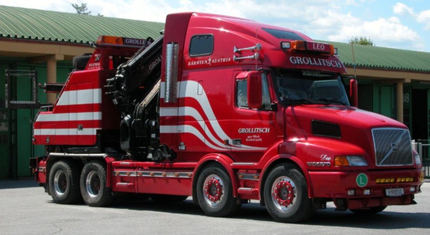 Грузовой эвакуатор Вольво 8*8