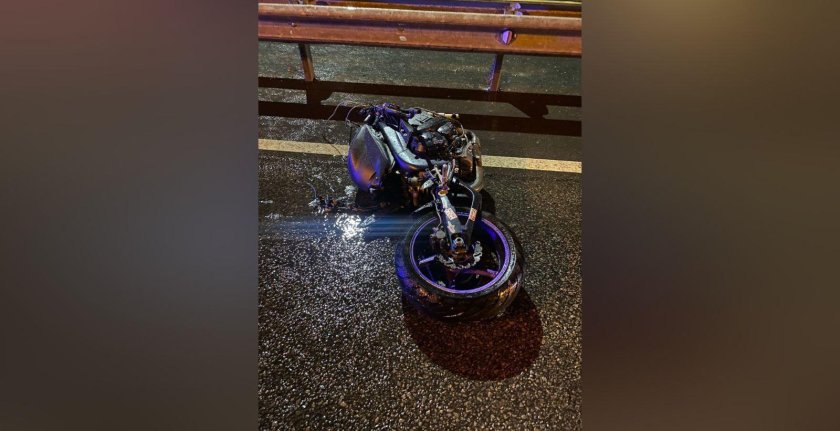 Разбитый мотоцикл