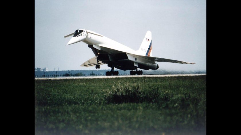 Самолёт Конкорд и ту 144