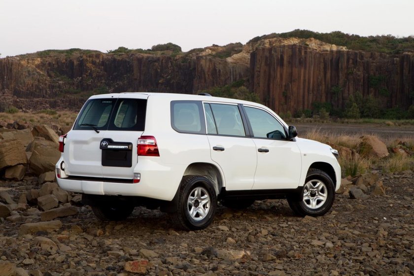 Toyota Land Cruiser 205