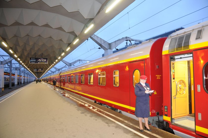 Красная стрела поезд