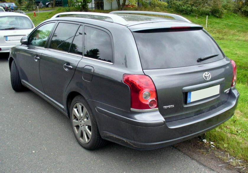 Тойота Авенсис универсал 2008