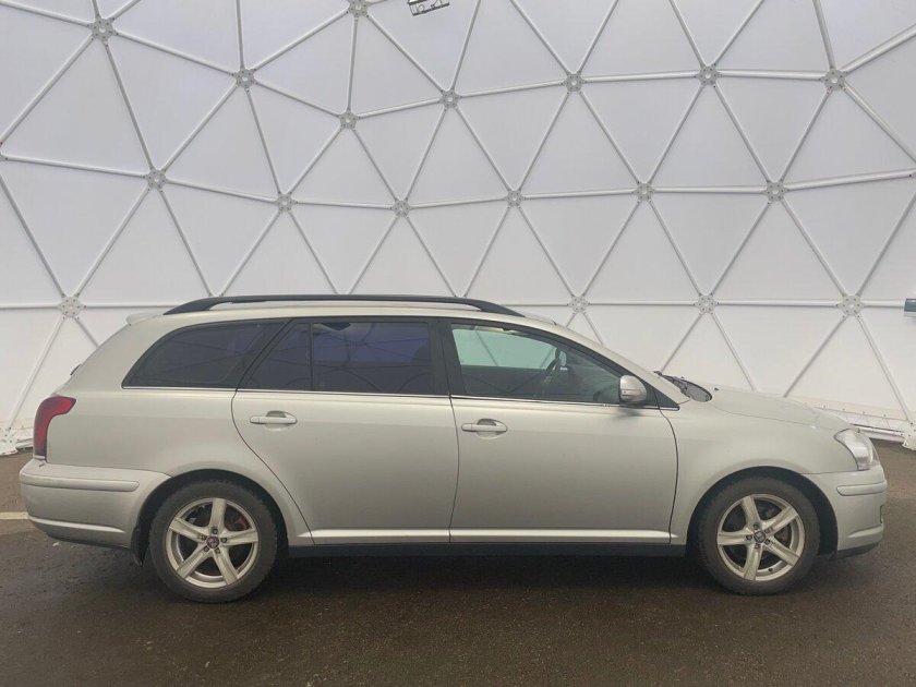 Toyota avensis 2 универсал