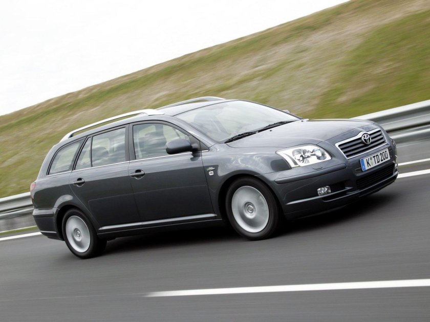 Toyota Avensis 2003 универсал