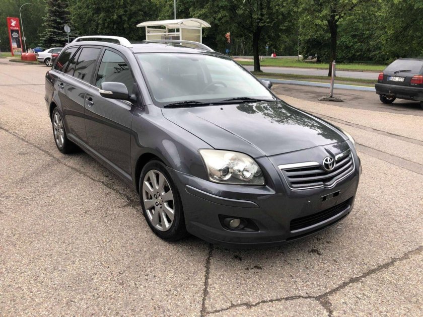 Toyota Avensis 2008 универсал