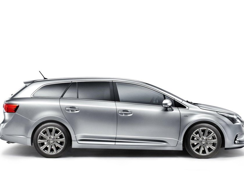Toyota Avensis 2012 универсал
