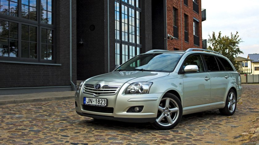 Toyota Avensis 2006 универсал