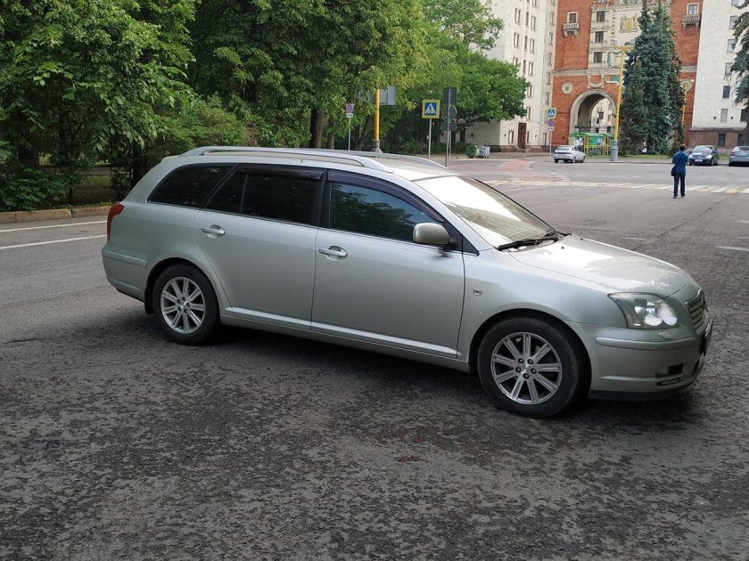 Авенсис Тойота 2008 1.8 универсал