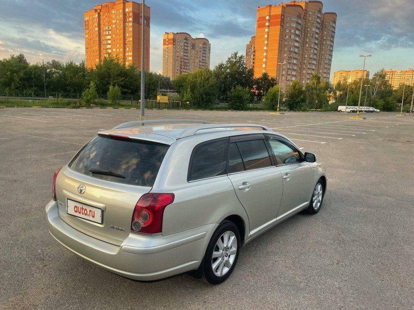 Тойота Авенсис 2007 универсал