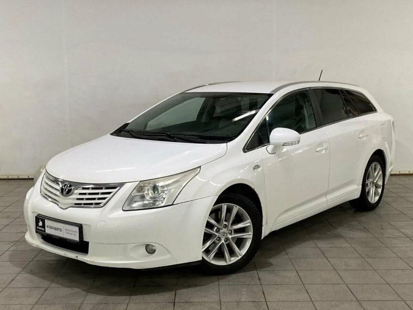 Тойота авенсис 2011