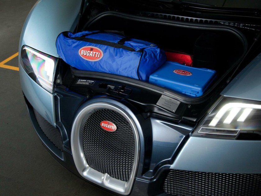 Bugatti Veyron багажник