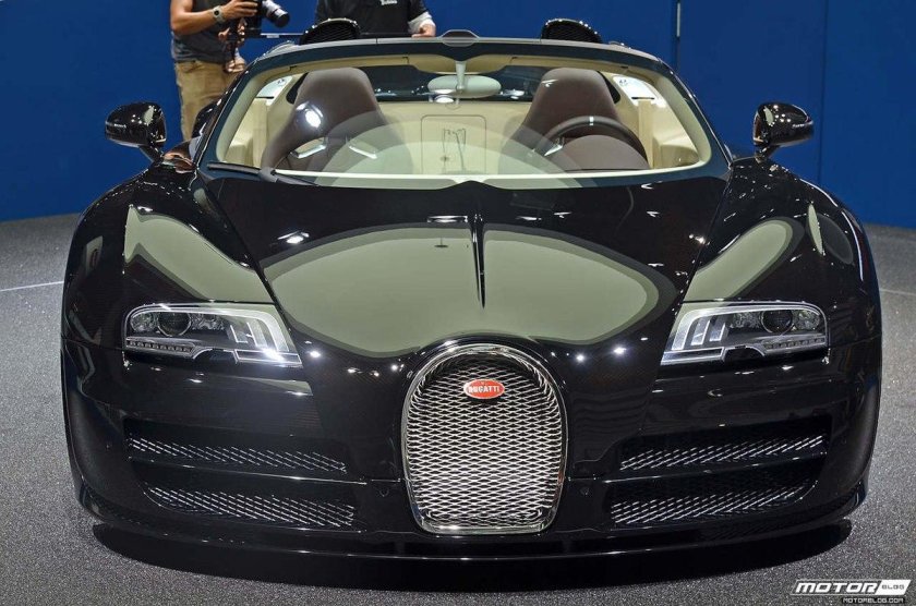 Бугатти Вейрон 2015
