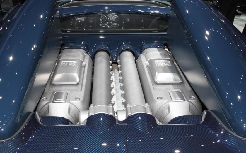 Бугатти Вейрон двигатель v16