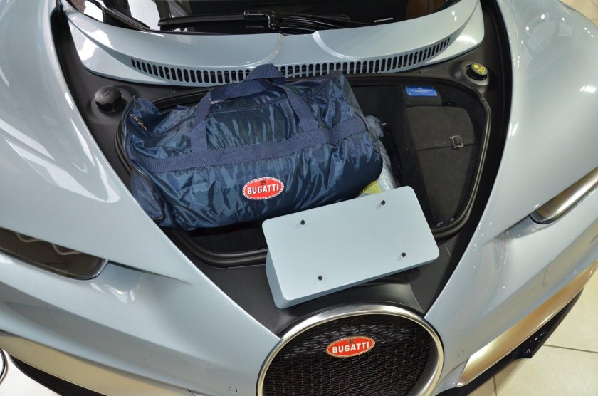 Бугатти Широн багажник