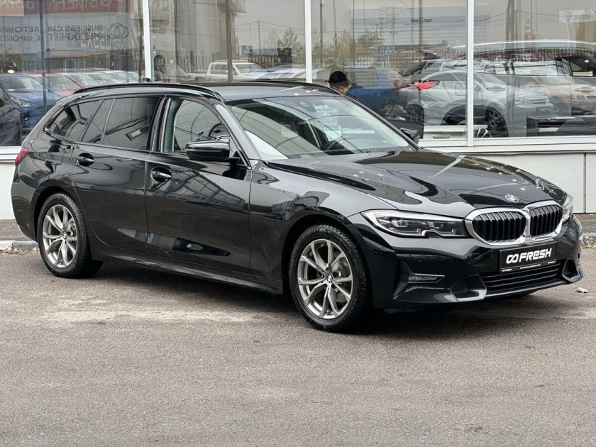 BMW жемчужного цвета
