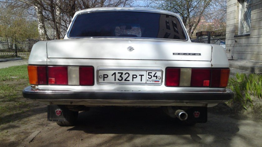 Газ 3102 сзади