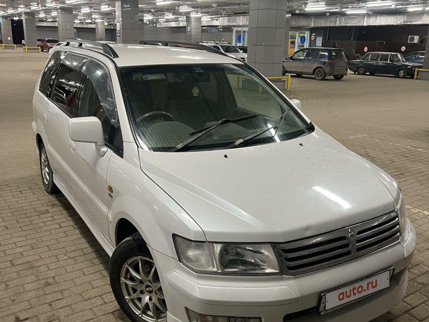 Мицубиси шариот грандис 1999