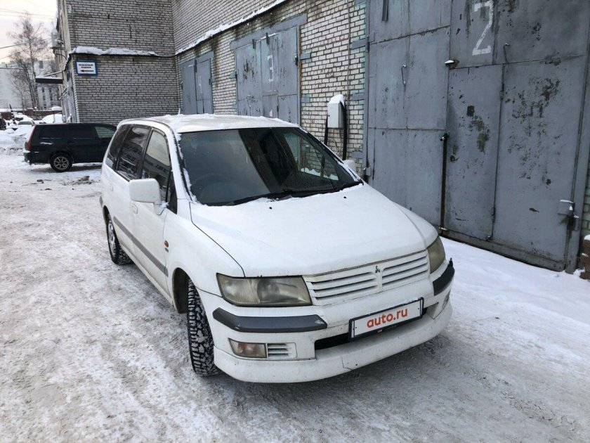 Мицубиси шариот грандис 1998