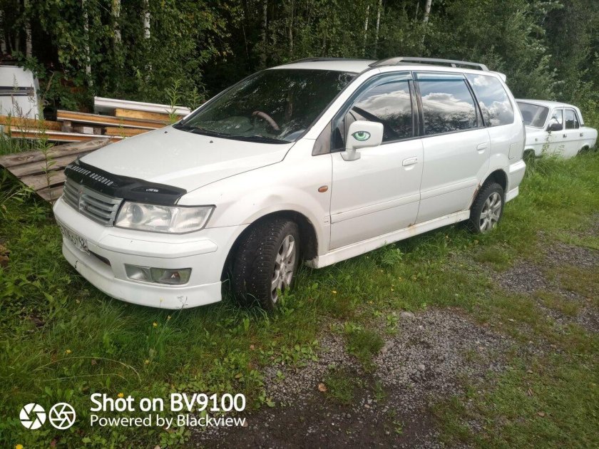 Mitsubishi chariot grandis 2000