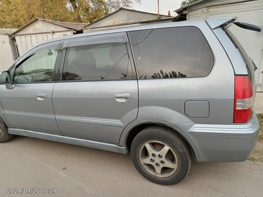 Митсубиси шариот грандис 2001