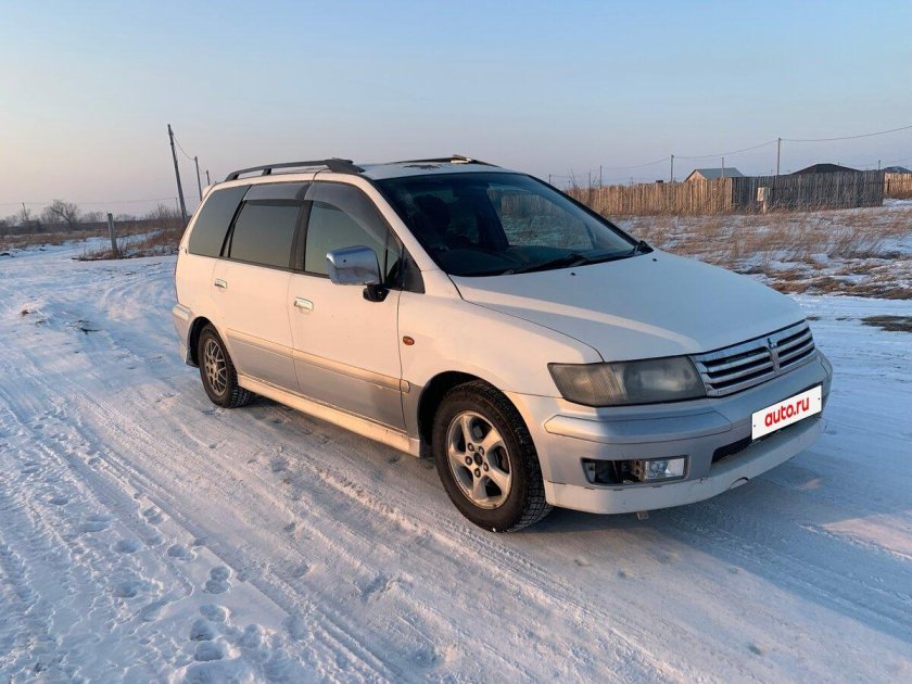 Мицубиси шариот грандис 1998