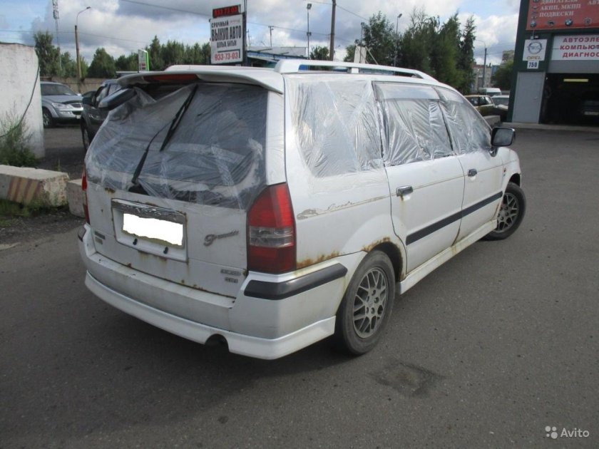 Митсубиси Шариот 1999