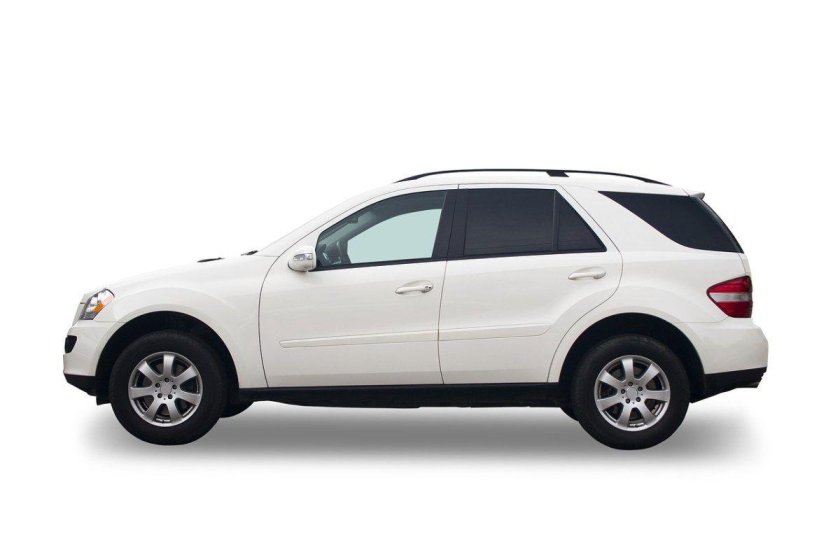 Белый внедорожник