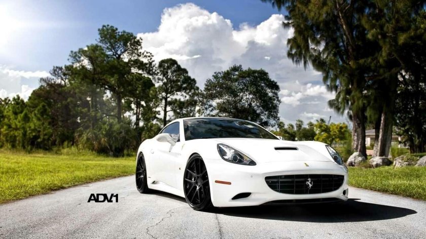 Феррари Калифорния белая