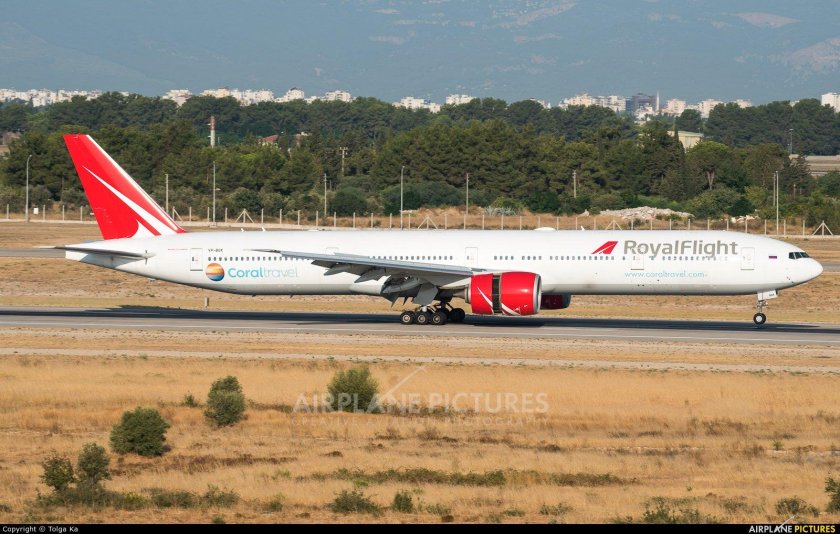 Боинг 777 Роял Флайт