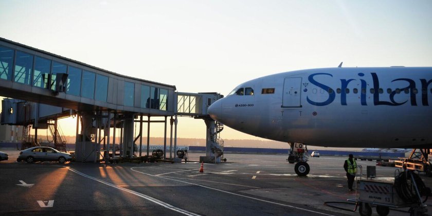 Самолет аэропорт