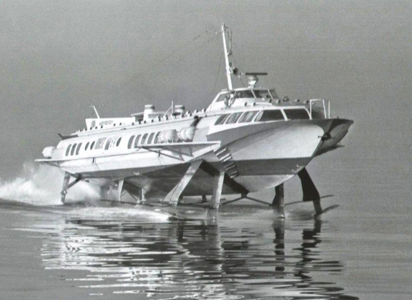 Пассажирский газотурбоход «циклон 250м»