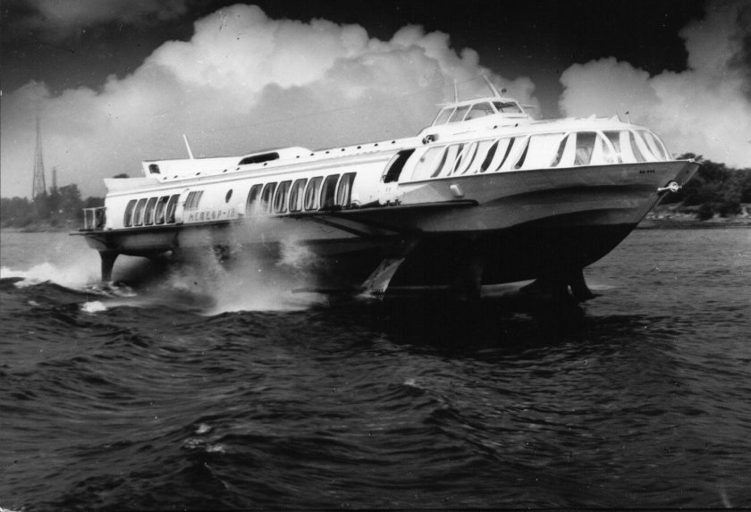 Кометы ракеты Метеоры суда на подводных крыльях