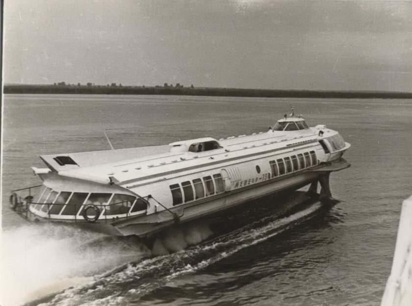 Пассажирский газотурбоход «циклон 250м»