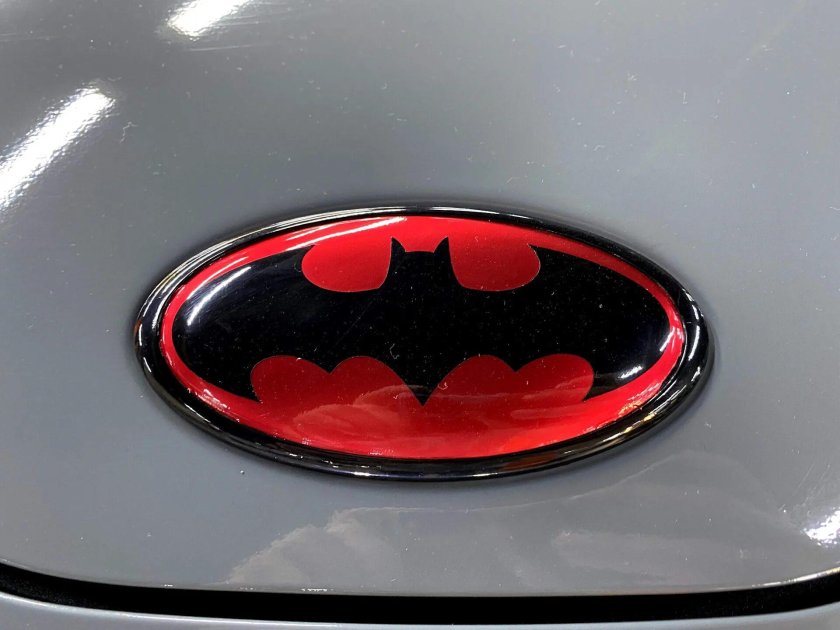 Шильдики Kia антихром