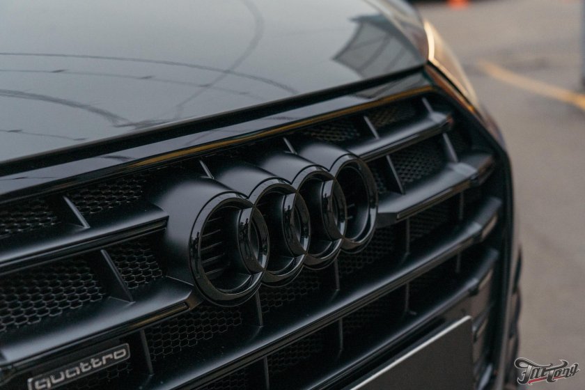 Audi q8 решетка радиатора