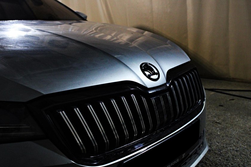 Skoda Superb антихром