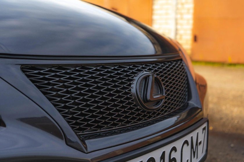 Решетка f Sport Lexus is250