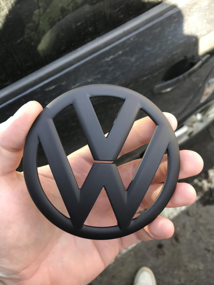 Антихром значка VW