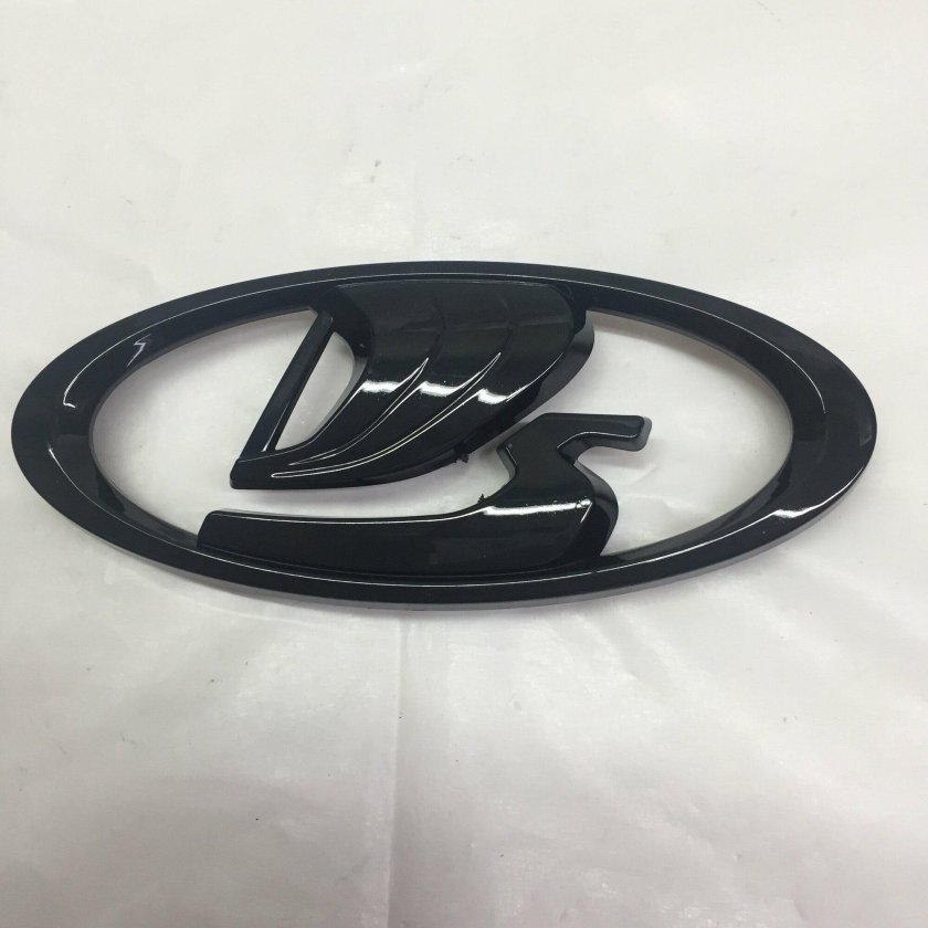 Черный значок Лада